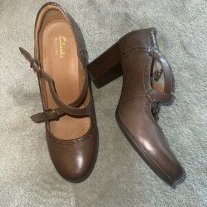 Clarks Women's Chocolate Mary Jane Heels
